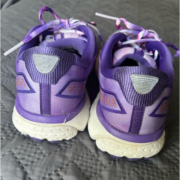 Limited Edition Brooks Ghosts Empower Her - Picture 2 of 5